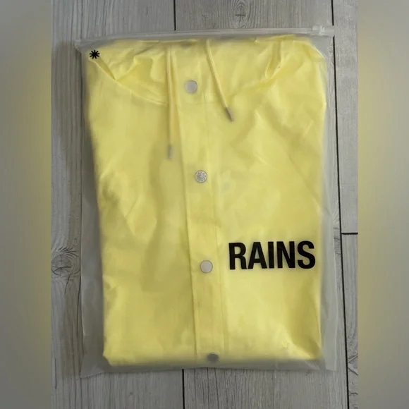 NWT- Rains- West Jacket 12010 color Straw- Size Medium - Picture 5 of 7